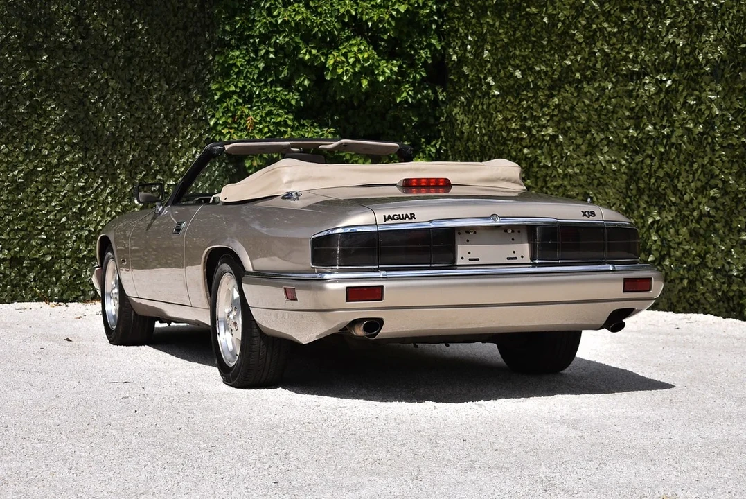 1995 Jaguar XJS Convertible - Image 12 of 30