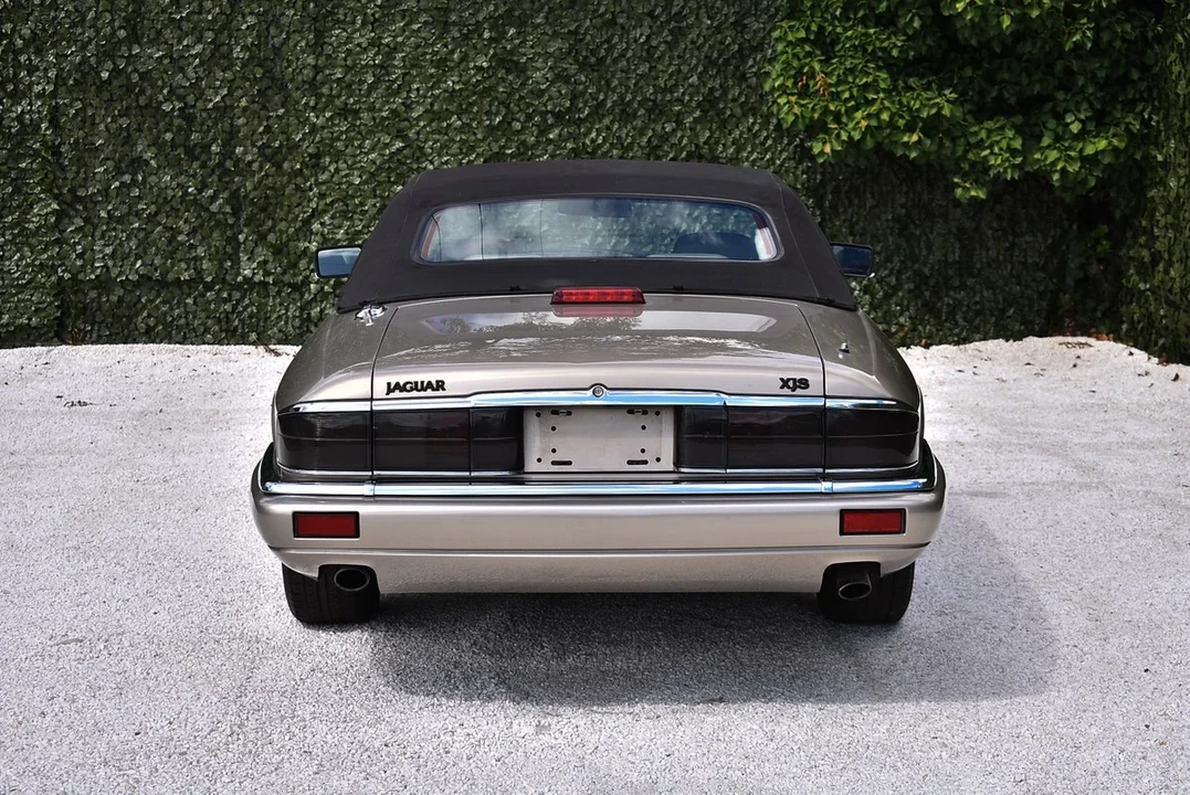 1995 Jaguar XJS Convertible - Image 17 of 30