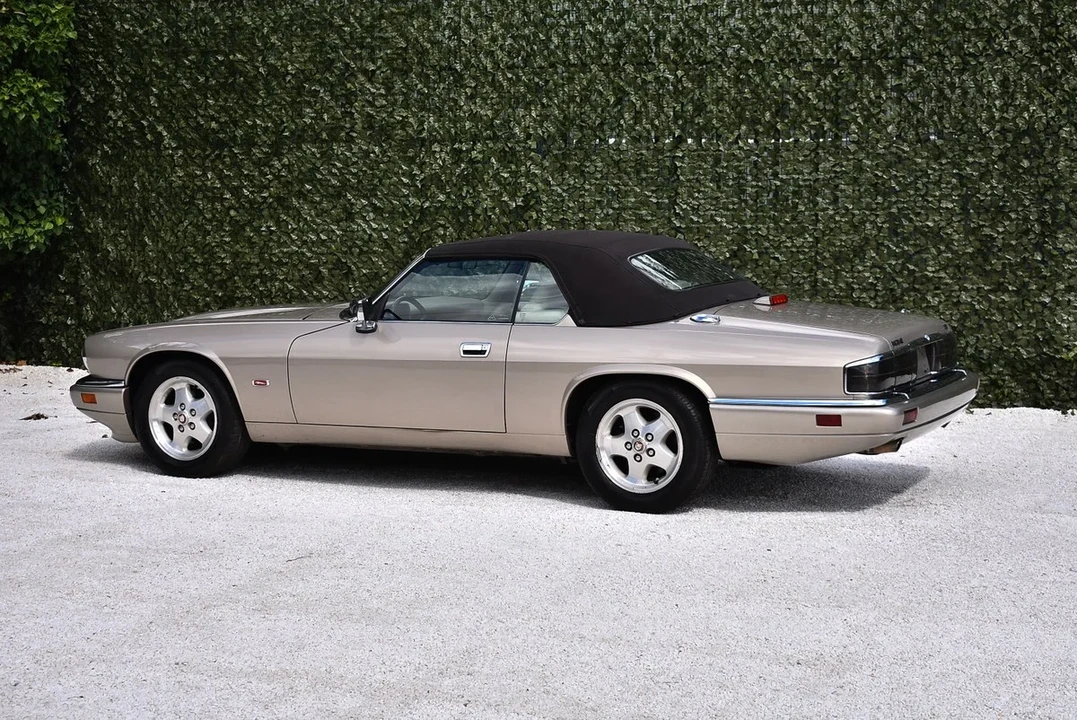 1995 Jaguar XJS Convertible - Image 19 of 30