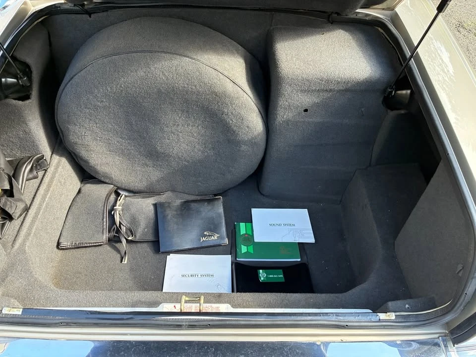 1995 Jaguar XJS Convertible - Image 17 of 18