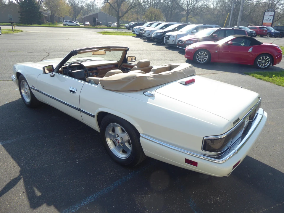1995 Jaguar XJS Convertible - Image 8 of 31