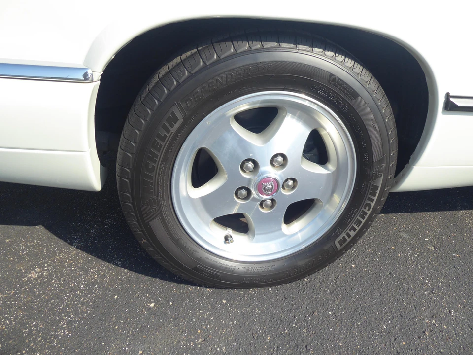 1995 Jaguar XJS Convertible - Image 28 of 31