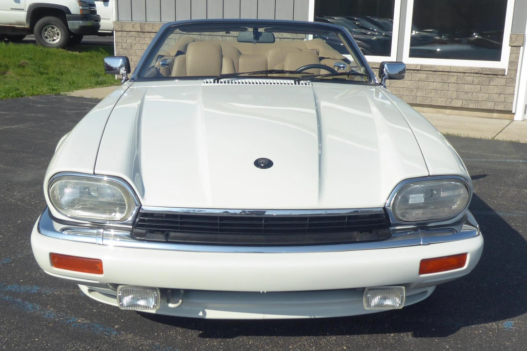 1995 Jaguar XJS Convertible - Image 2 of 31
