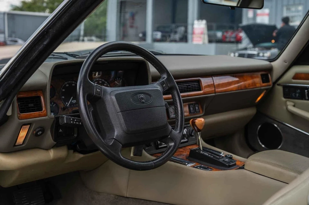 1995 Jaguar XJS Convertible - Image 12 of 21