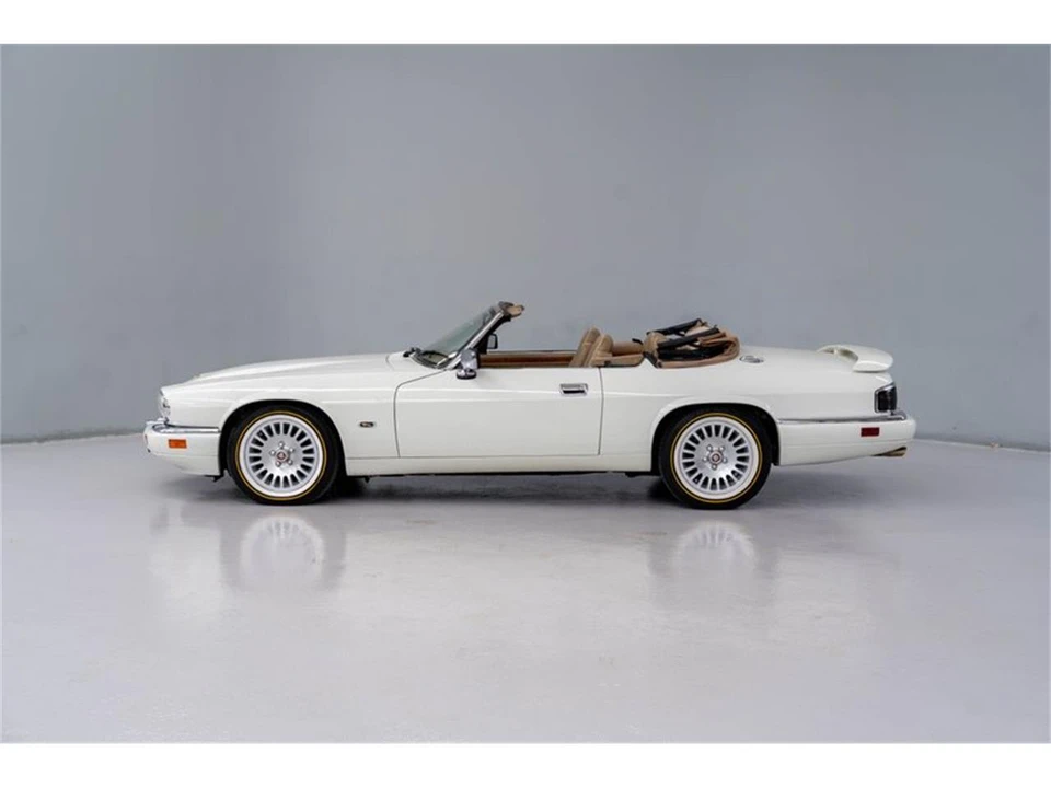 1995 Jaguar XJS - Image 2 of 31