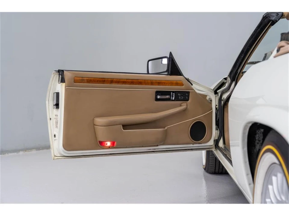 1995 Jaguar XJS - Image 9 of 31