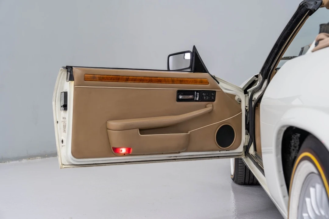 1995 Jaguar XJS - Image 10 of 31