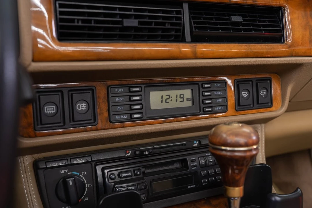 1995 Jaguar XJS - Image 14 of 31