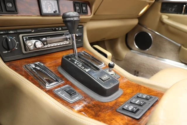 1995 Jaguar XJS Convertible - Image 27 of 31