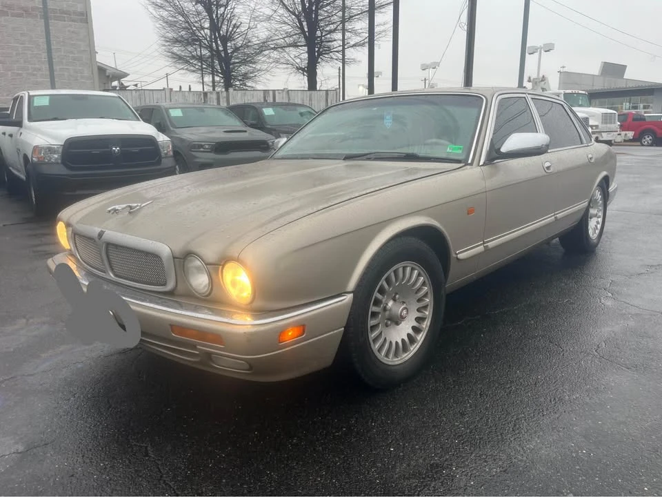 1995 Jaguar X300 XJ - Image 2 of 10