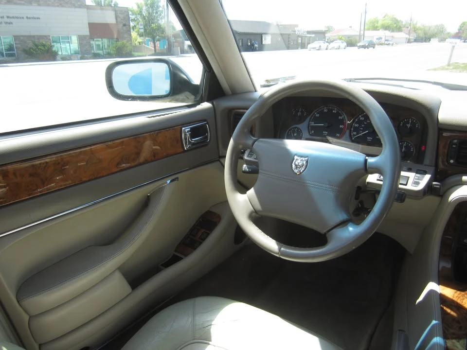 1995 Jaguar X300 XJ - Image 14 of 17