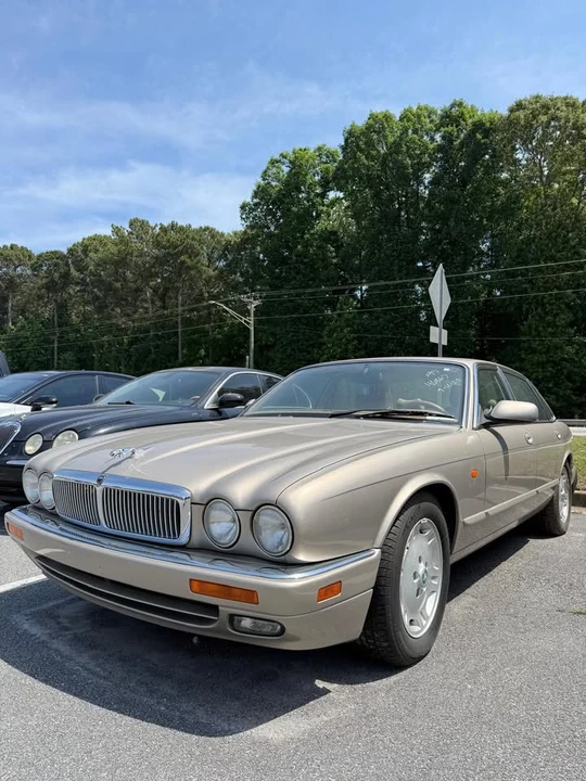 1995 Jaguar X300 XJ - Image 2 of 7