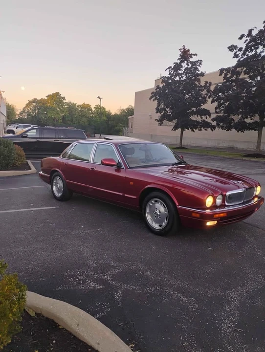 1995 Jaguar X300 XJ - Image 4 of 10