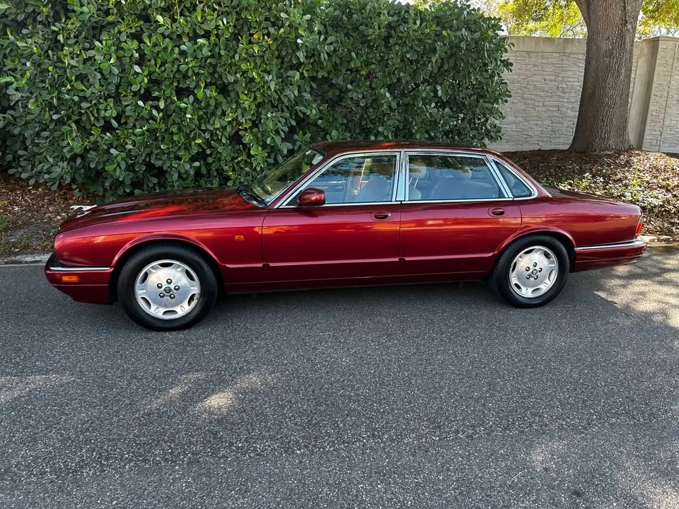 1995 Jaguar X300 XJ - Image 2 of 6