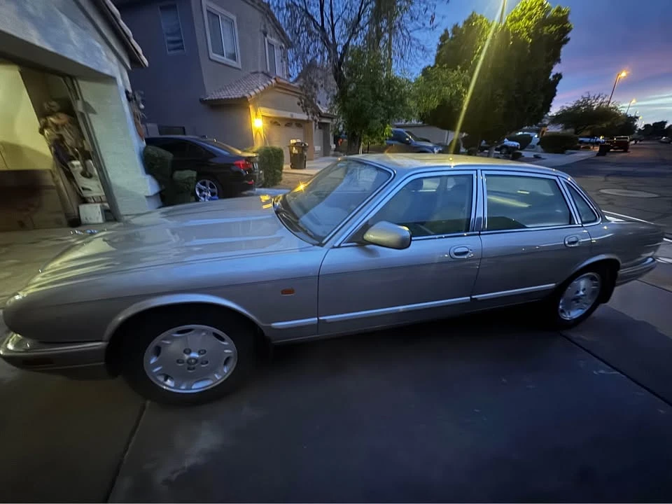 1995 Jaguar X300 XJ - Image 8 of 20