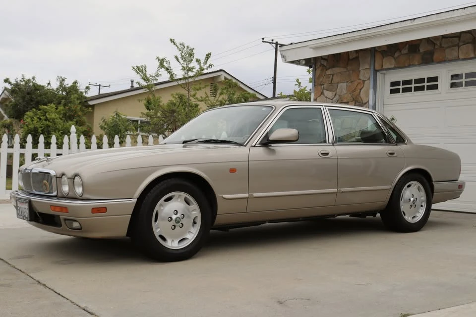 1995 Jaguar X300 XJ - Image 2 of 14