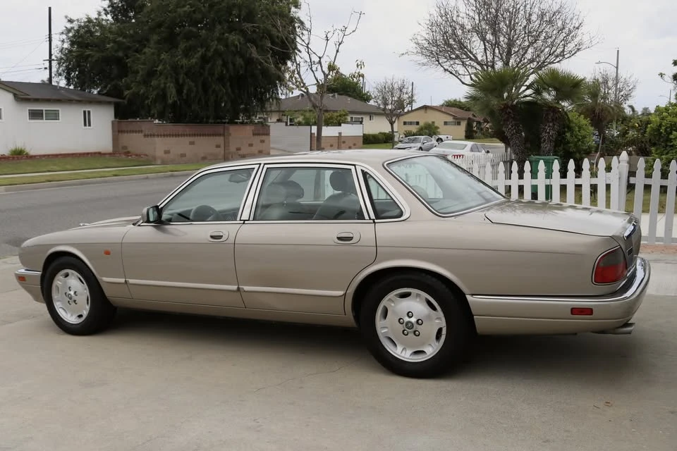 1995 Jaguar X300 XJ - Image 3 of 14