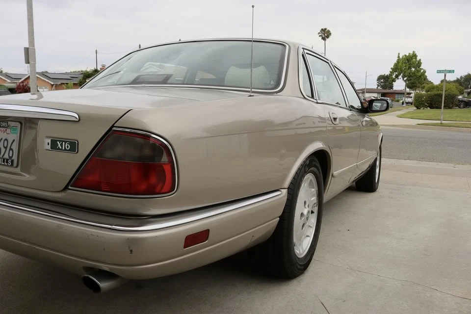 1995 Jaguar X300 XJ - Image 4 of 14