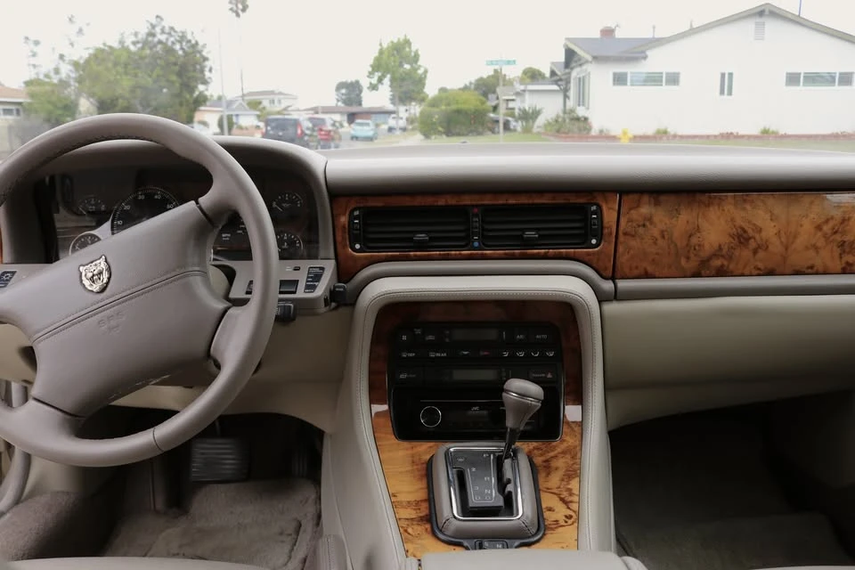 1995 Jaguar X300 XJ - Image 11 of 14