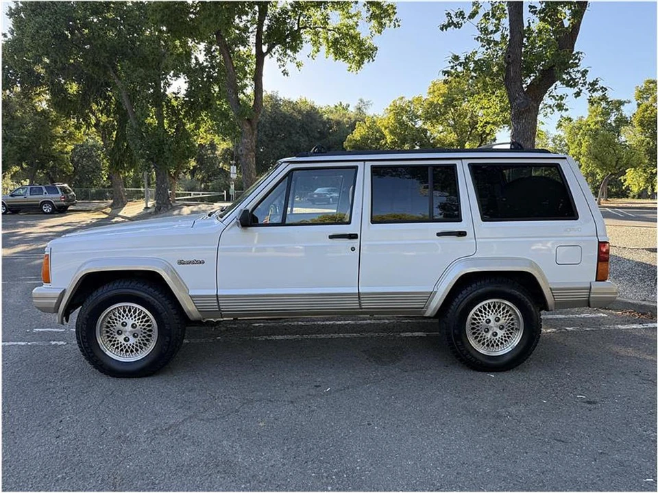 1995 Jeep XJ Cherokee - Image 2 of 12
