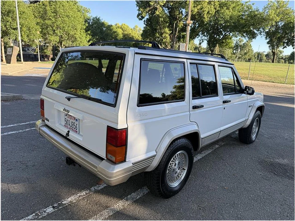 1995 Jeep XJ Cherokee - Image 5 of 12