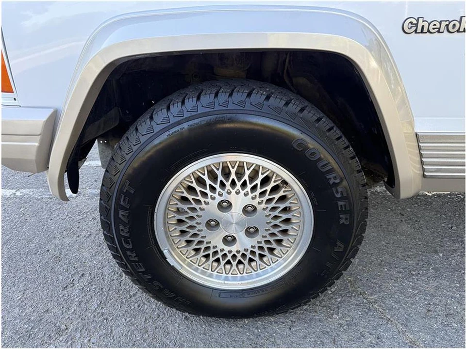 1995 Jeep XJ Cherokee - Image 9 of 12