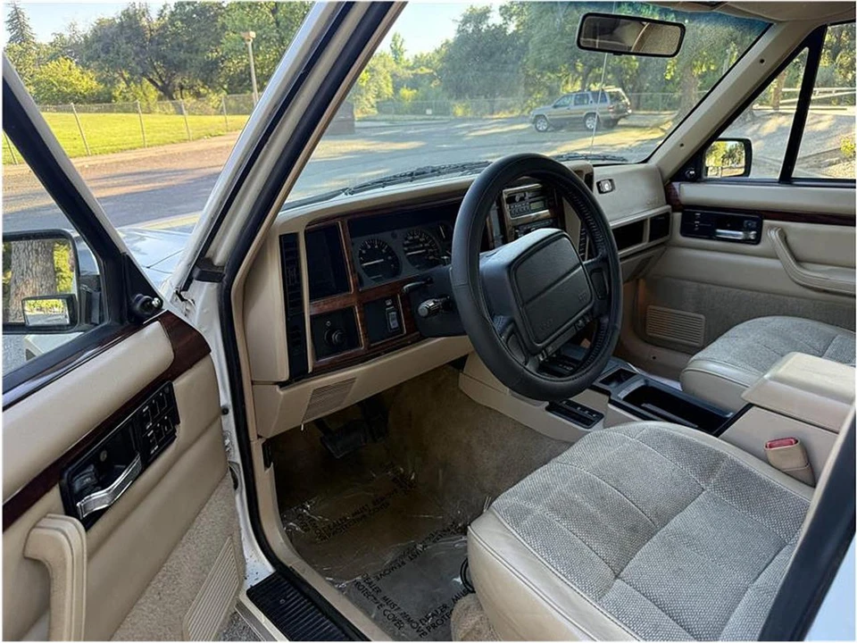 1995 Jeep XJ Cherokee - Image 10 of 12
