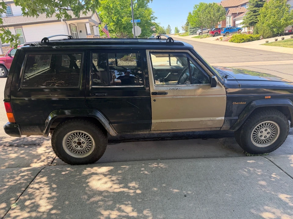 1995 Jeep XJ Cherokee - Image 2 of 3
