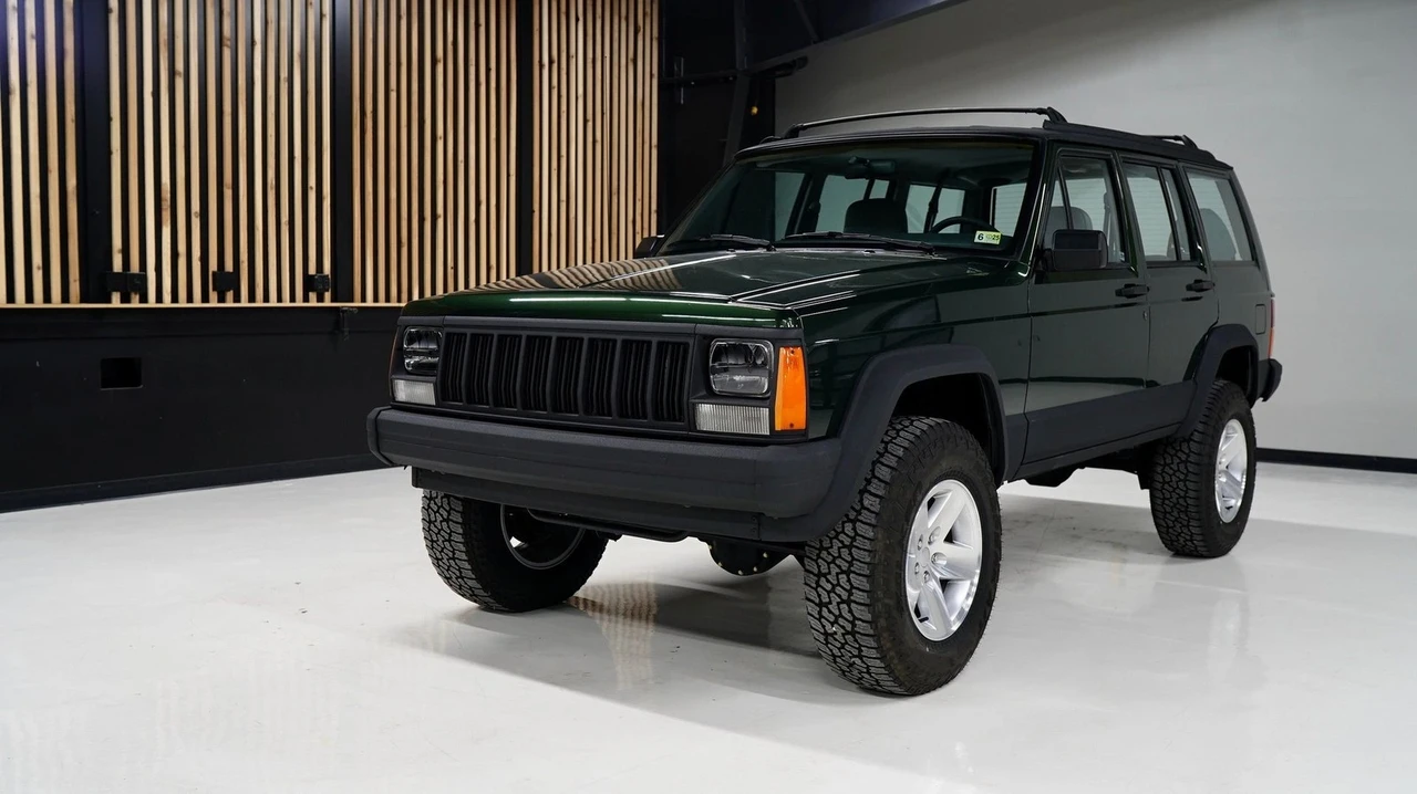1995 Jeep XJ Cherokee - Image 2 of 21