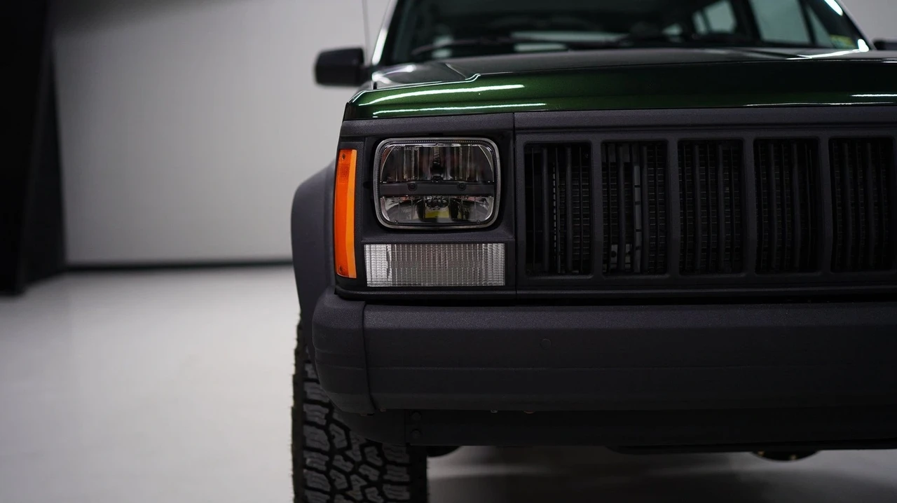 1995 Jeep XJ Cherokee - Image 15 of 21