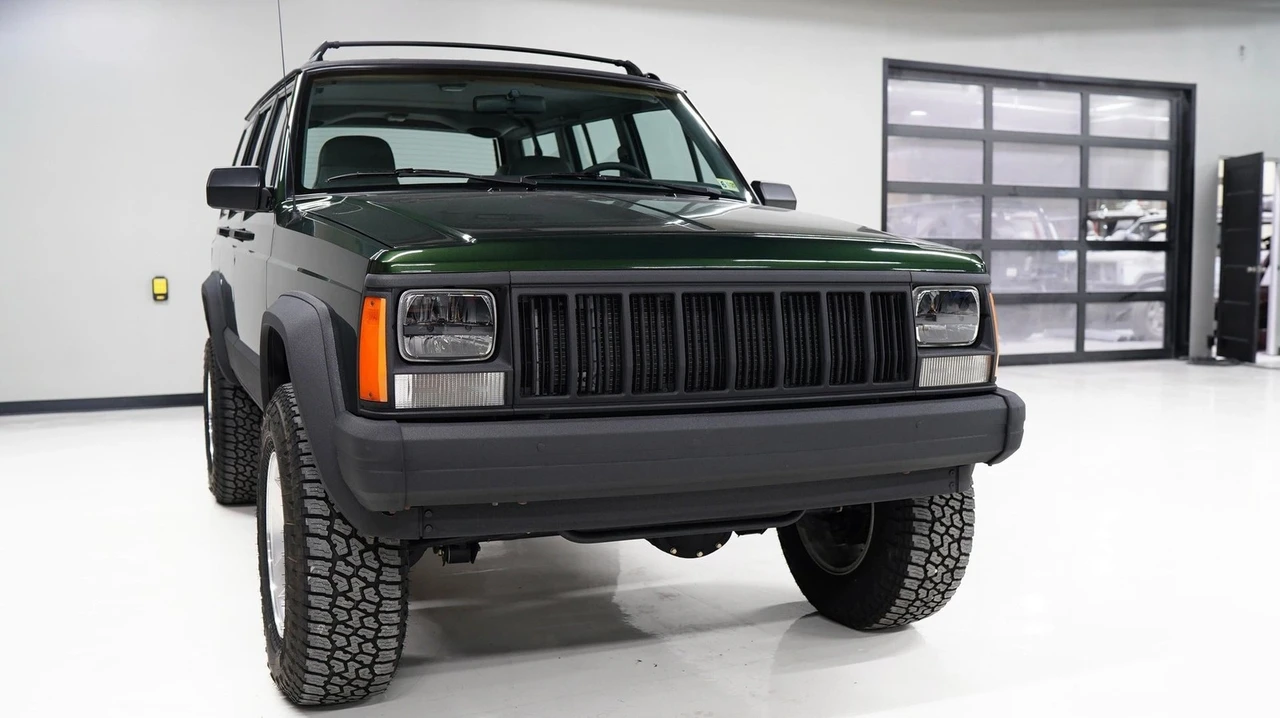 1995 Jeep XJ Cherokee - Image 12 of 21