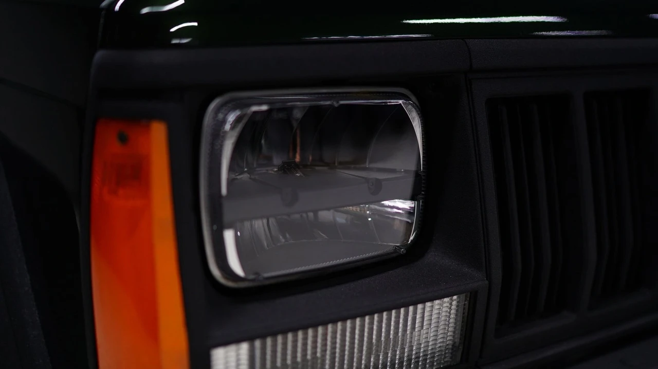 1995 Jeep XJ Cherokee - Image 16 of 21