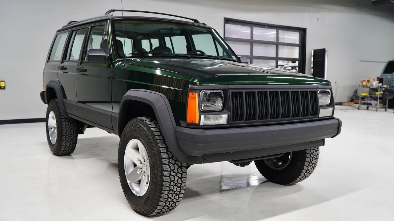 1995 Jeep XJ Cherokee - Image 11 of 21