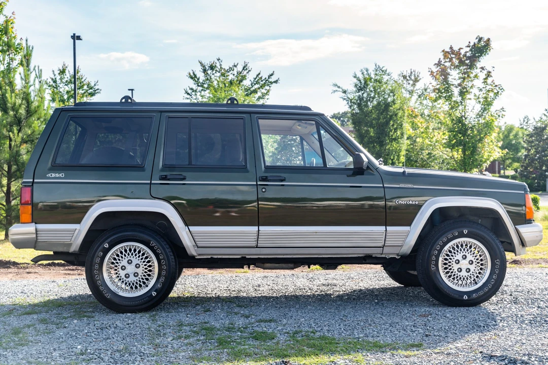 1995 Jeep XJ Cherokee - Image 8 of 31