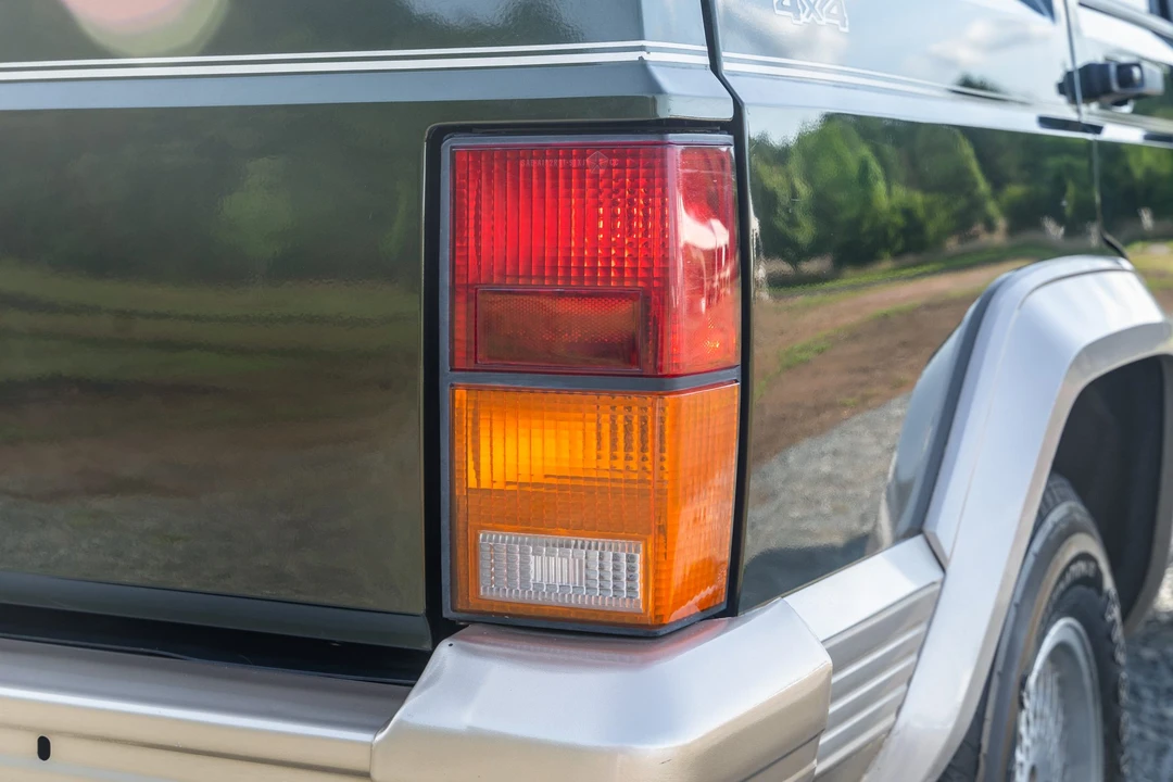1995 Jeep XJ Cherokee - Image 27 of 31