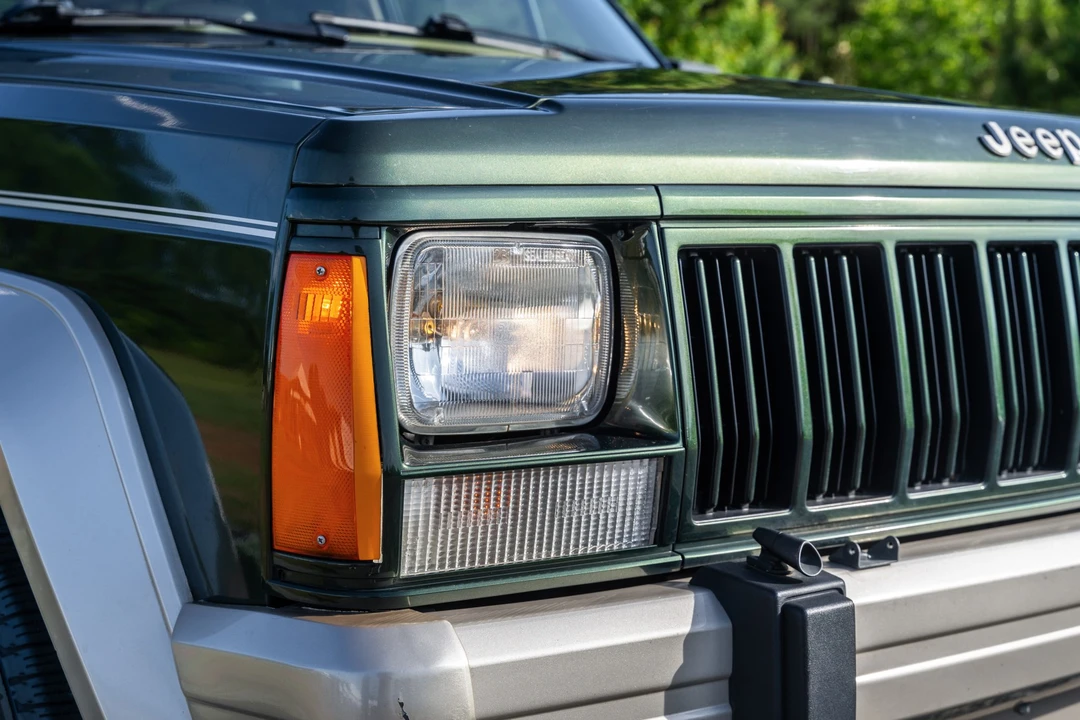 1995 Jeep XJ Cherokee - Image 12 of 31