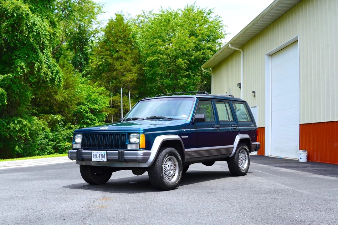 1995 Jeep XJ Cherokee - Image 2 of 31