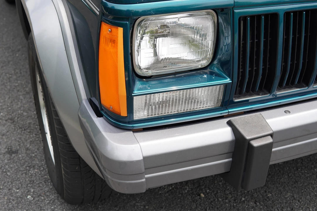 1995 Jeep XJ Cherokee - Image 14 of 31