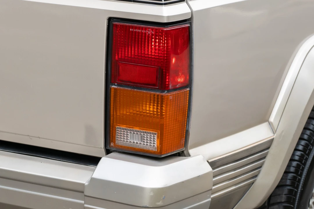 1995 Jeep XJ Cherokee - Image 30 of 31
