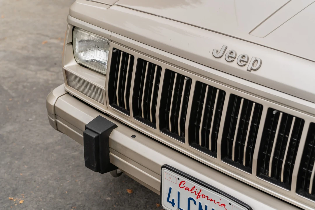 1995 Jeep XJ Cherokee - Image 16 of 31
