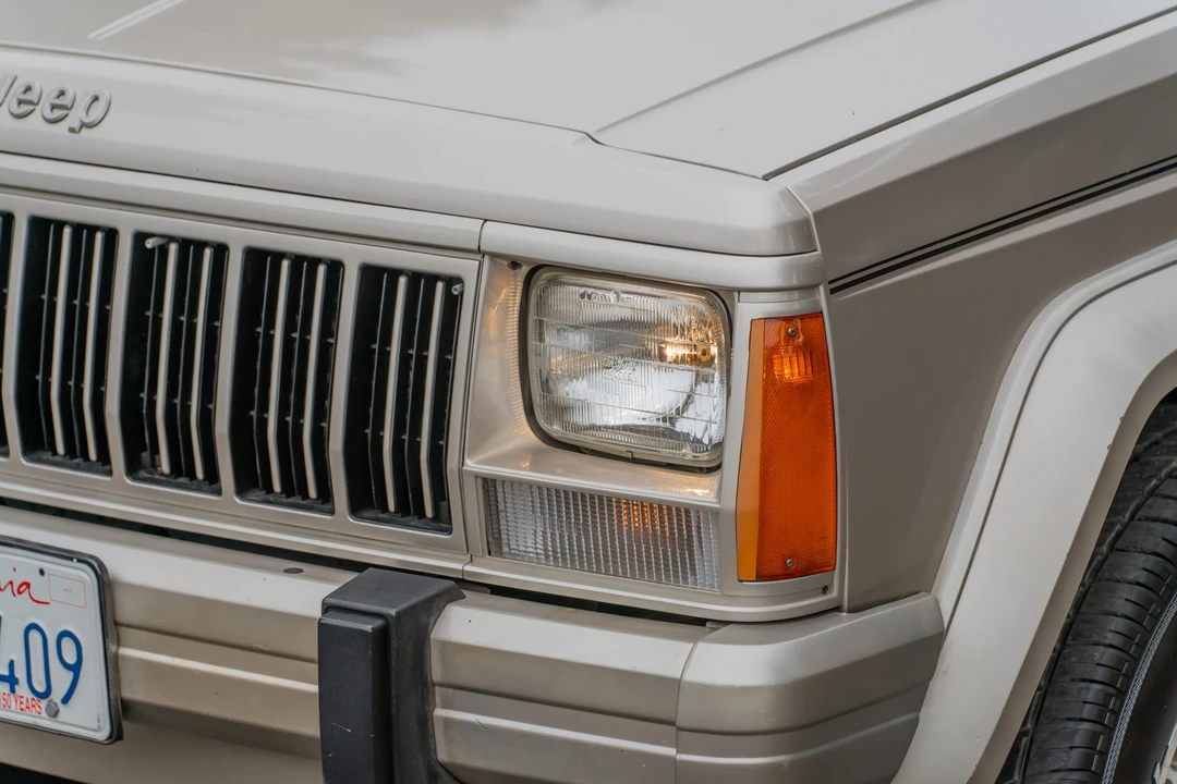1995 Jeep XJ Cherokee - Image 15 of 31