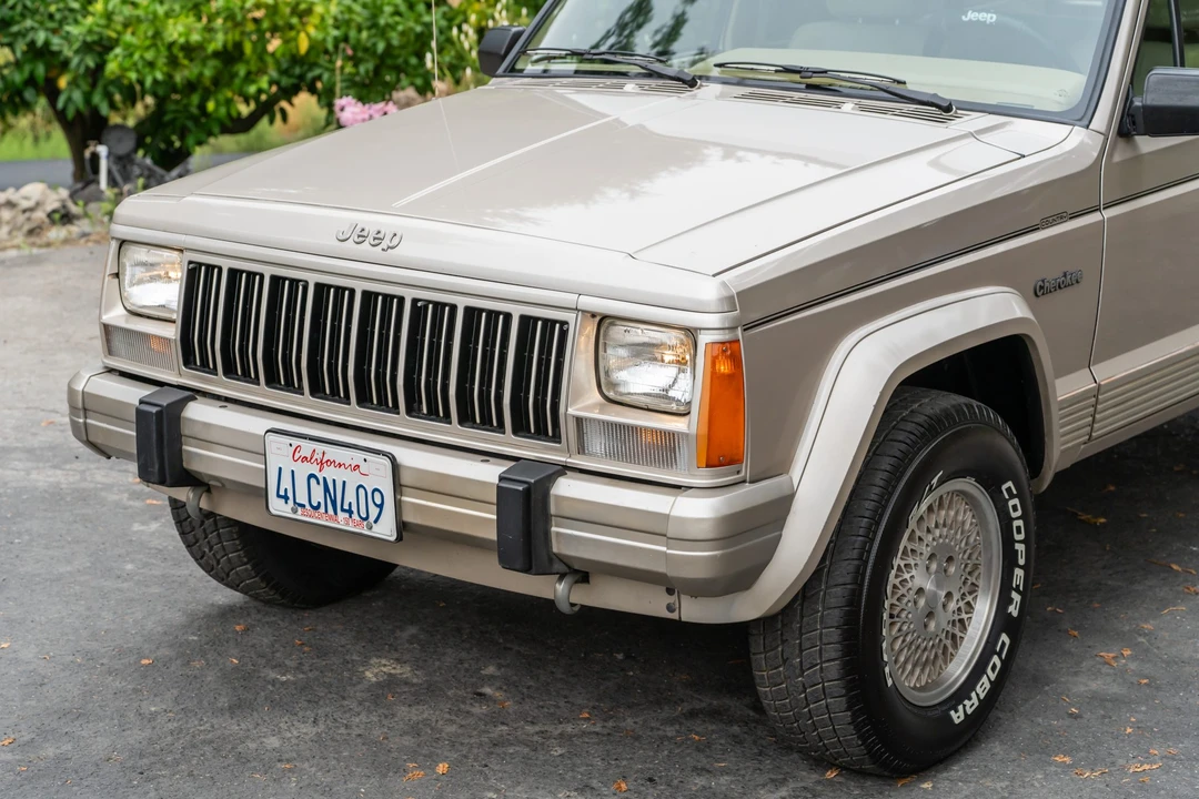 1995 Jeep XJ Cherokee - Image 12 of 31