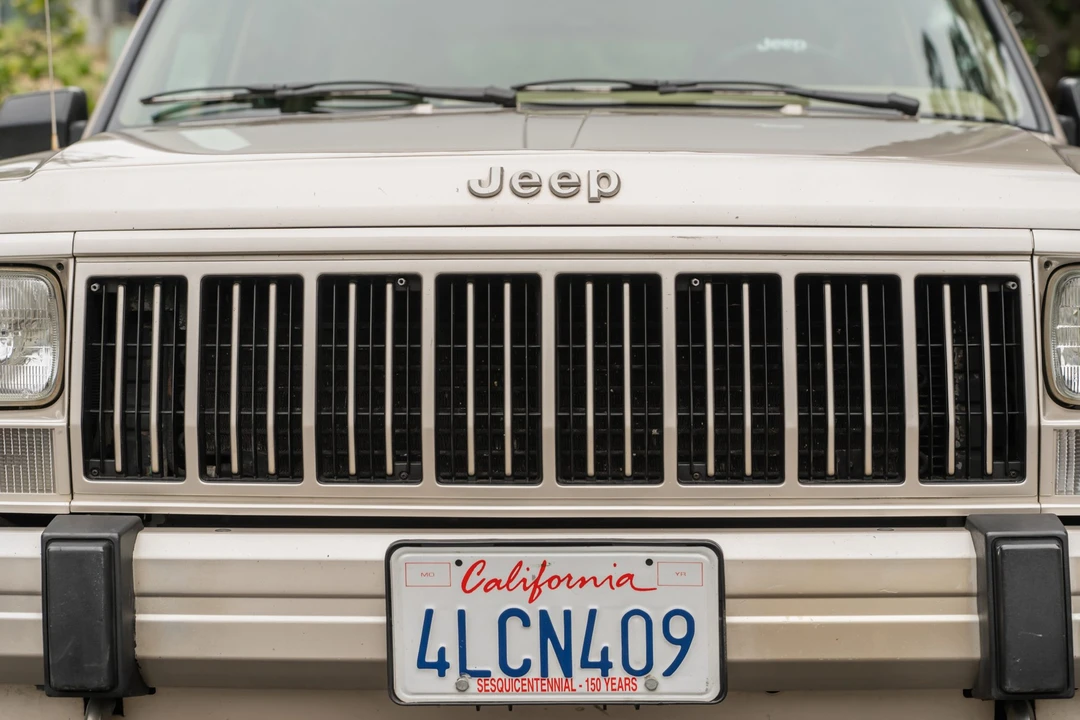 1995 Jeep XJ Cherokee - Image 10 of 31