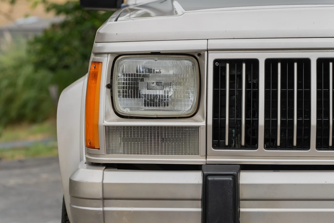 1995 Jeep XJ Cherokee - Image 9 of 31