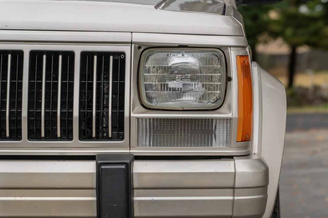 1995 Jeep XJ Cherokee - Image 11 of 31