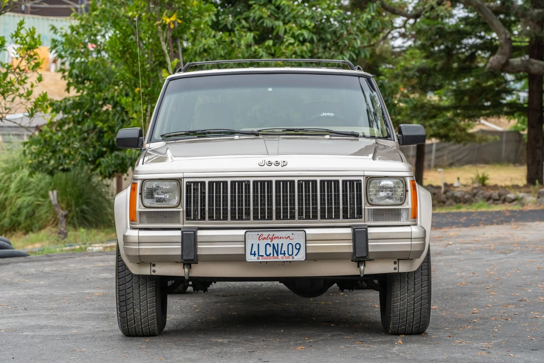 1995 Jeep XJ Cherokee - Image 8 of 31