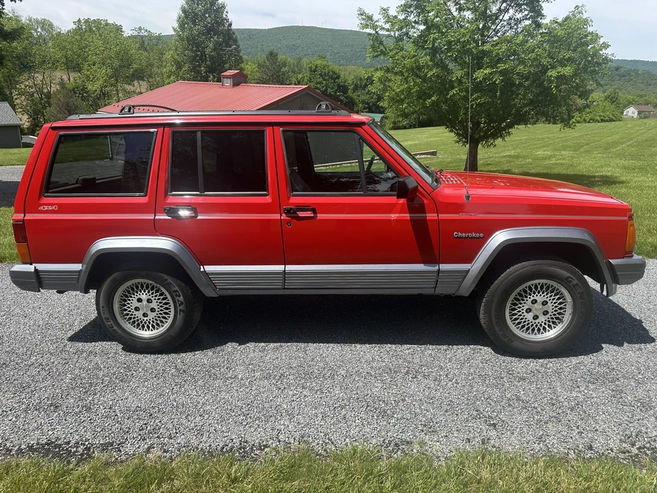 1995 Jeep XJ Cherokee - Image 6 of 31