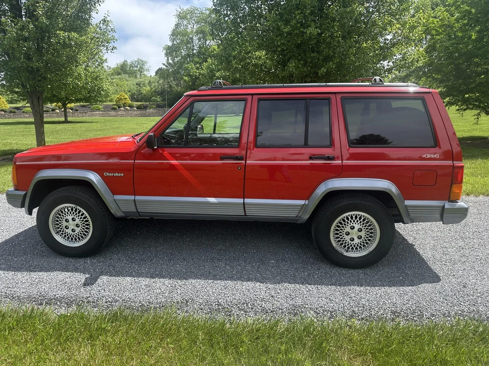 1995 Jeep XJ Cherokee - Image 12 of 31