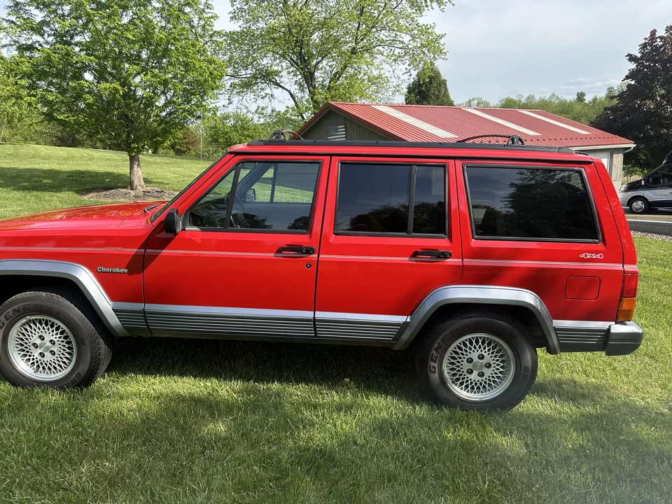 1995 Jeep XJ Cherokee - Image 13 of 31
