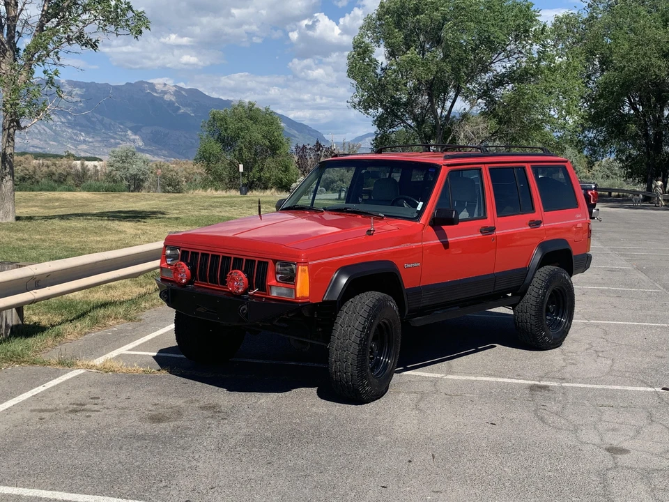 1995 Jeep XJ Cherokee - Image 8 of 31